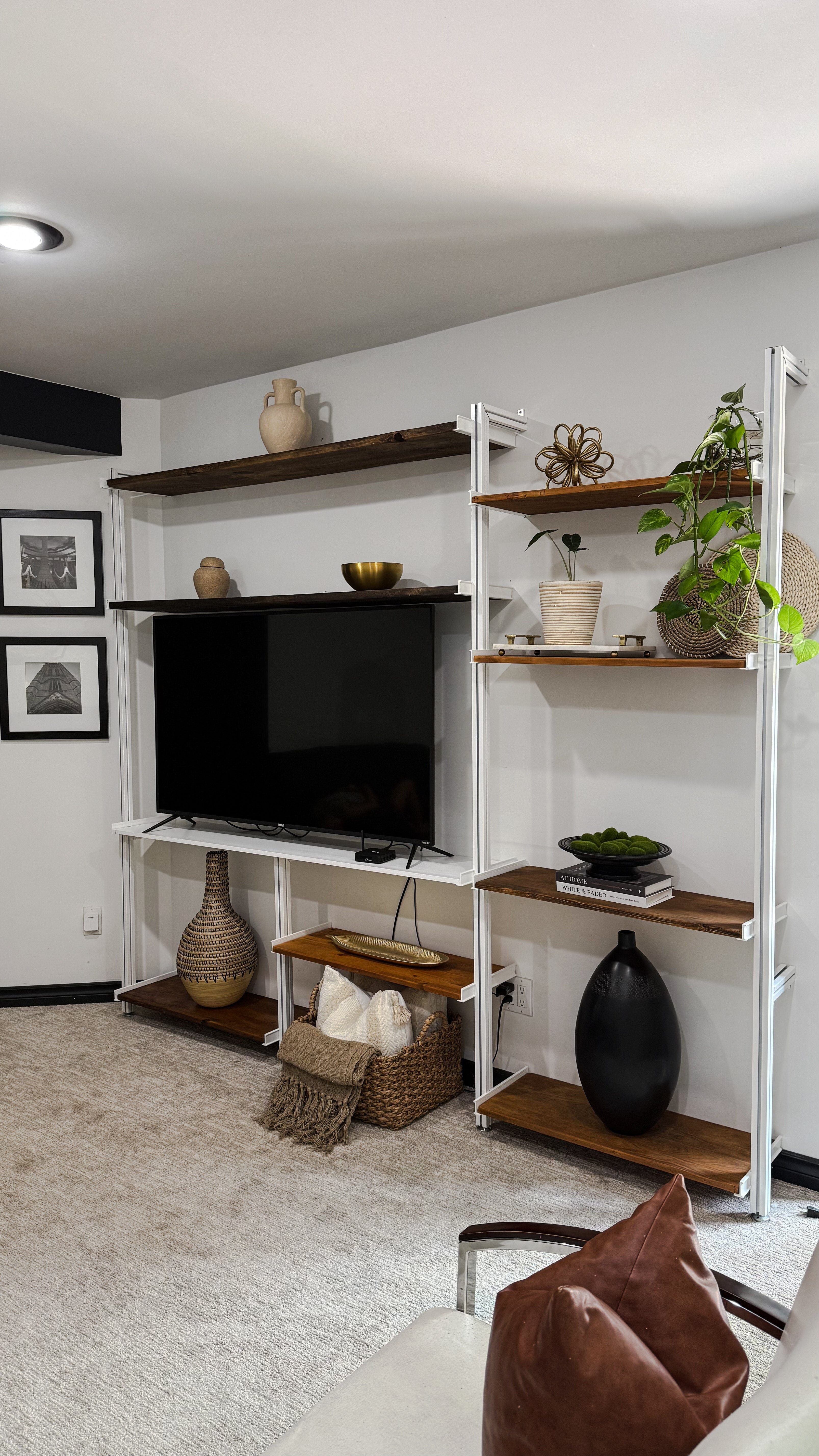 Canadian Home Décor Enthusiast Rhona Van Dyke Partners with Modern Shelving