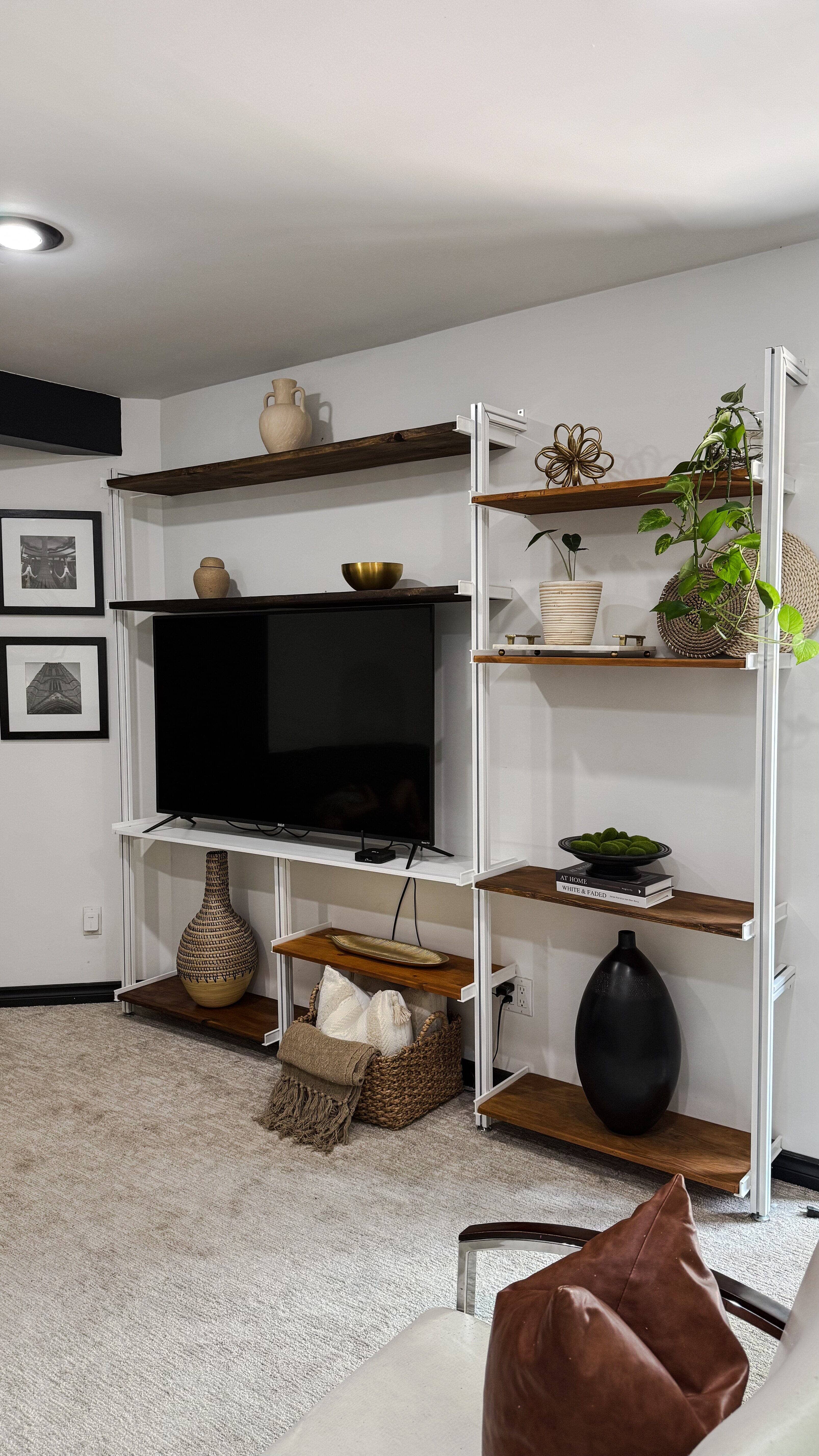 Canadian Home Décor Enthusiast Rhona Van Dyke Partners with Modern Shelving