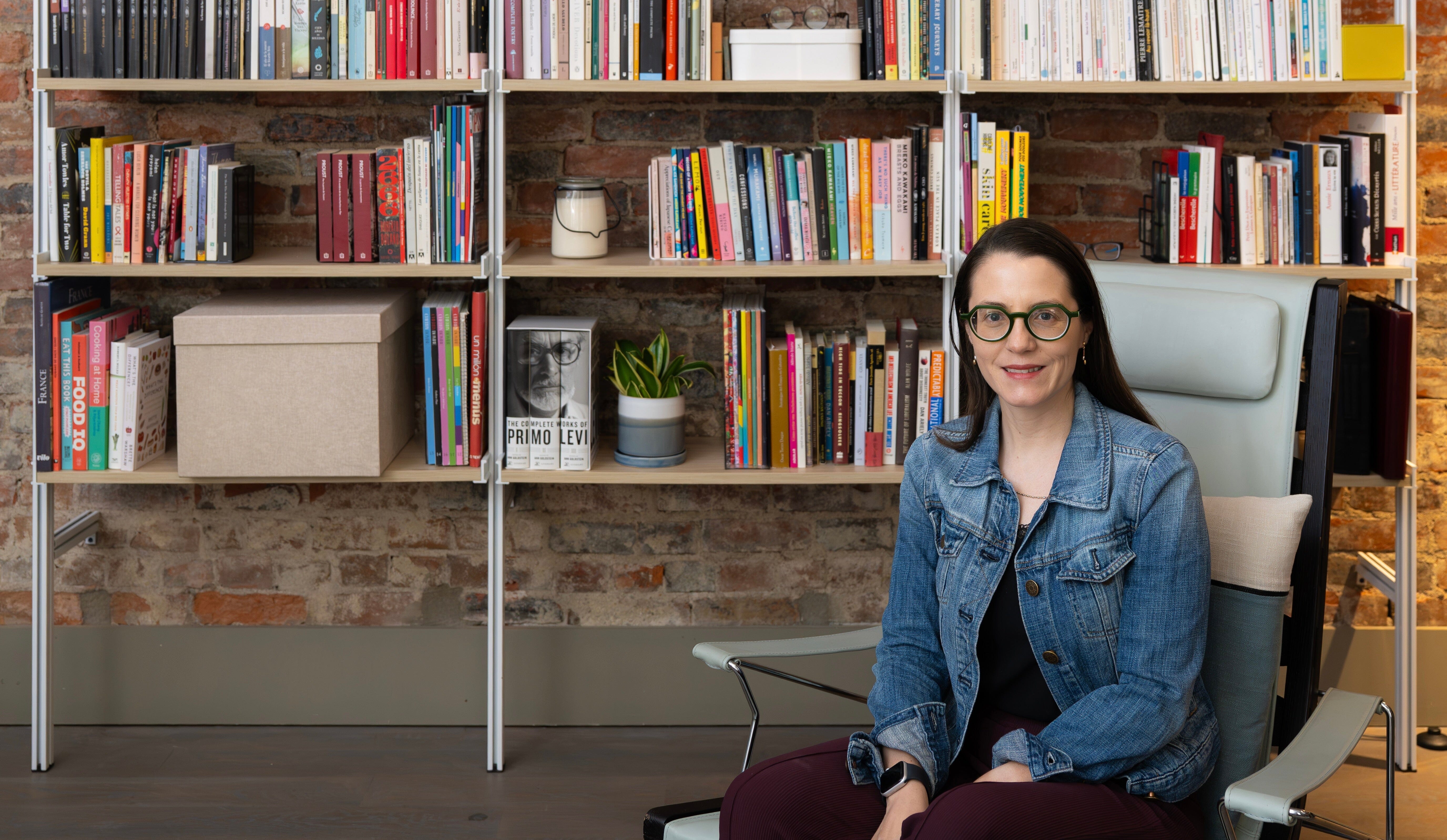 From 19th-Century Brick Walls to Modern Design: Ana Hincapie’s Cincinnati Home with Modern Shelving®