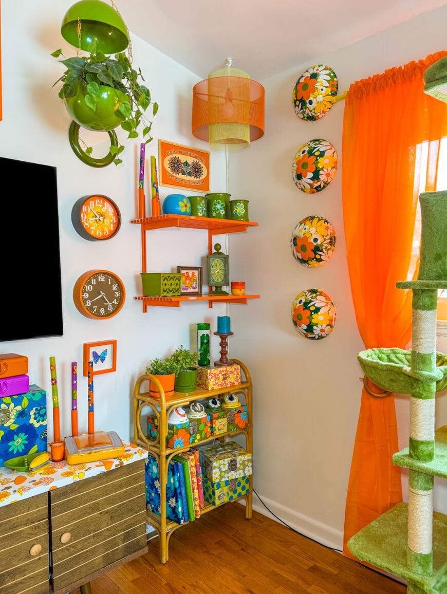 Inside Willow Terra Studio: How Erica Olivarez Styled Her Michigan Home with Modern Shelving©