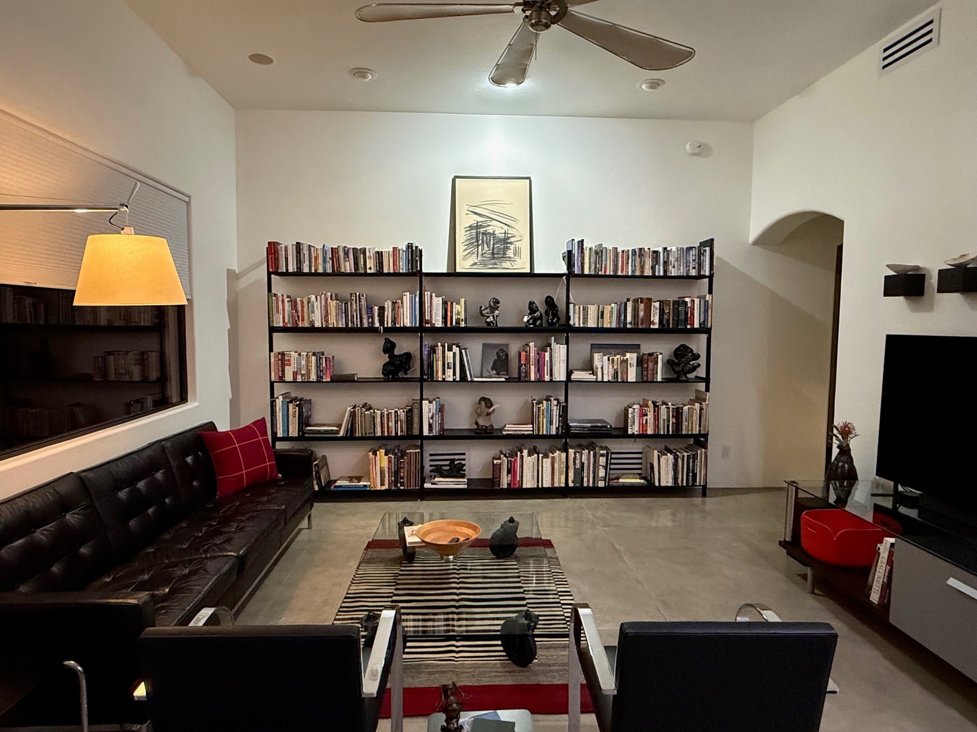 Shelving that evolves with your space.